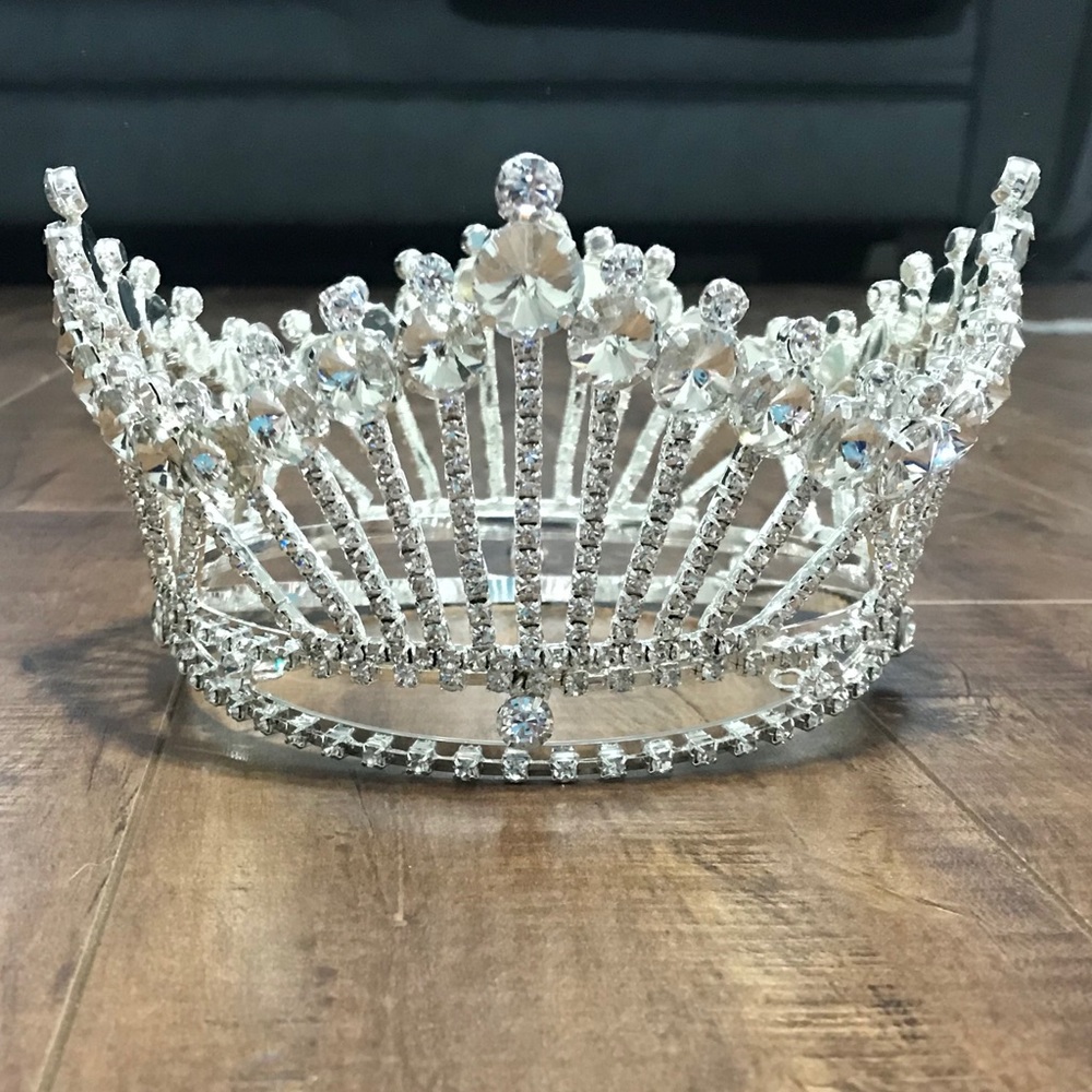 Meet your Posher, April